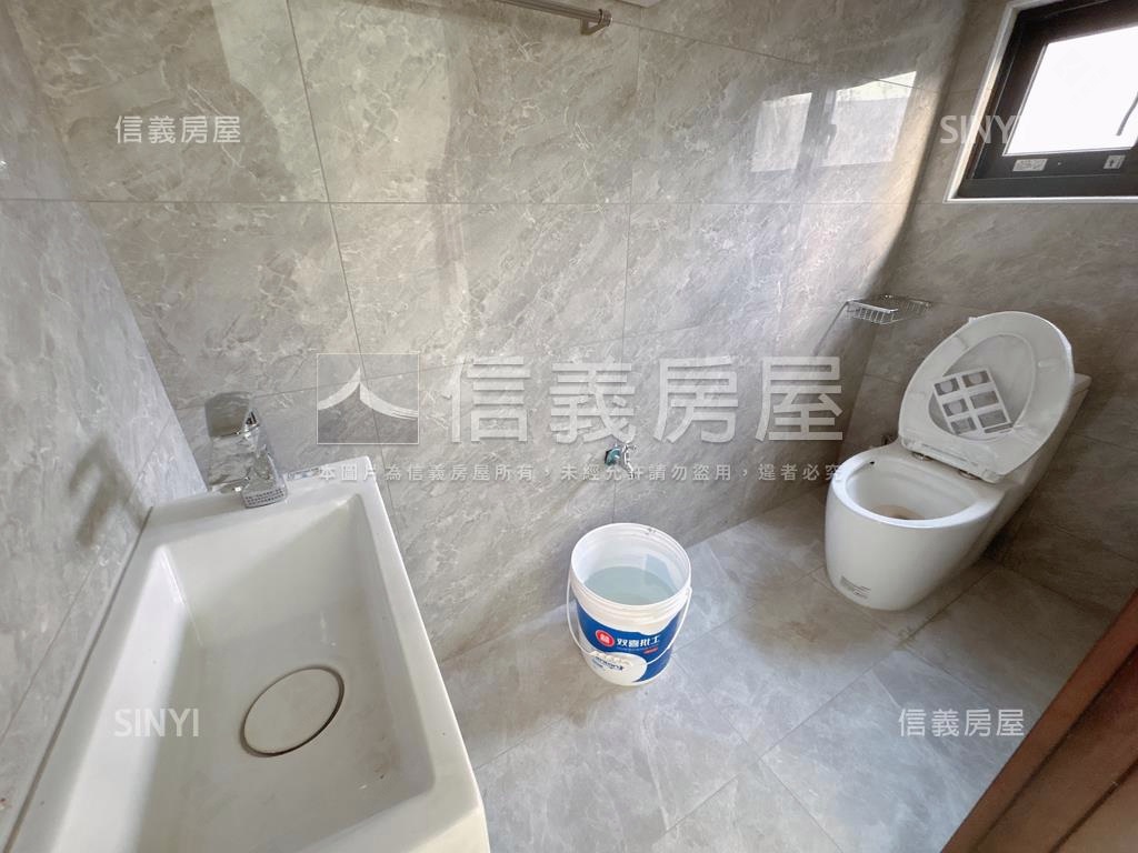 全新完工間間套房臨路墅Ｂ房屋室內格局與周邊環境