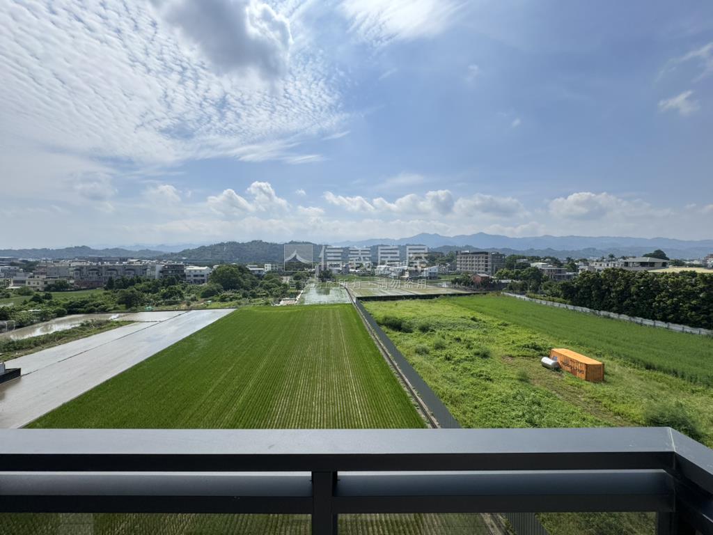 苗栗市全新電梯三房美廈讚房屋室內格局與周邊環境
