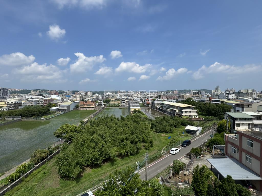 苗栗市全新電梯三房美廈讚房屋室內格局與周邊環境