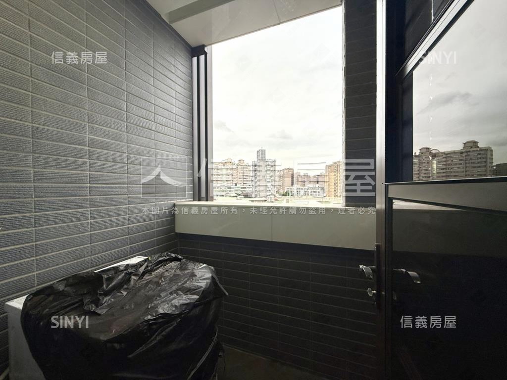 江翠首購置產挑高套房車位房屋室內格局與周邊環境