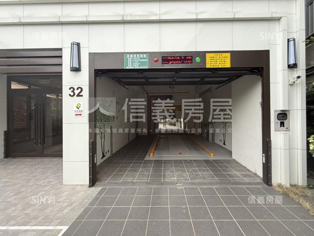 江翠首購置產挑高套房車位房屋室內格局與周邊環境