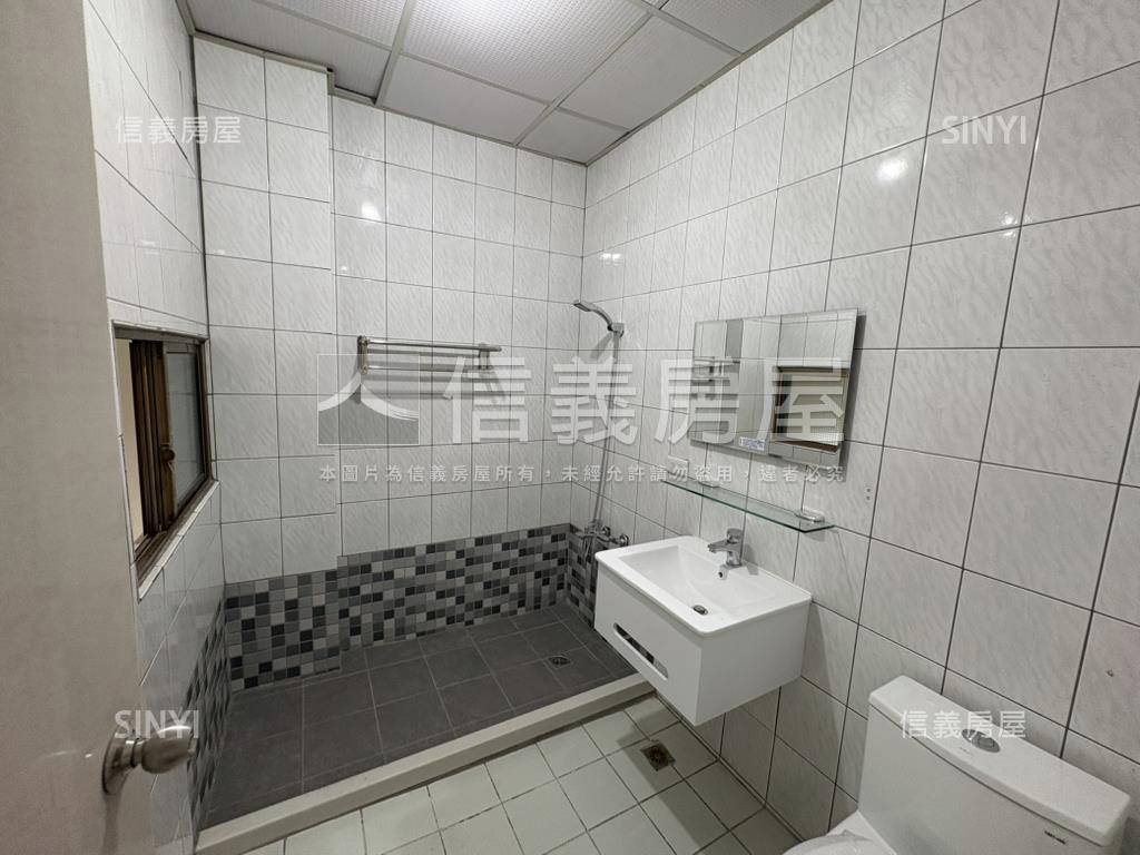 近彰泰國中優質美墅房屋室內格局與周邊環境