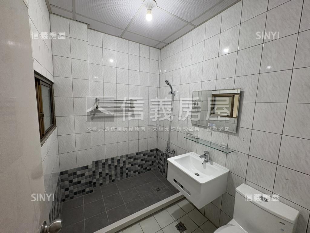 近彰泰國中優質美墅房屋室內格局與周邊環境