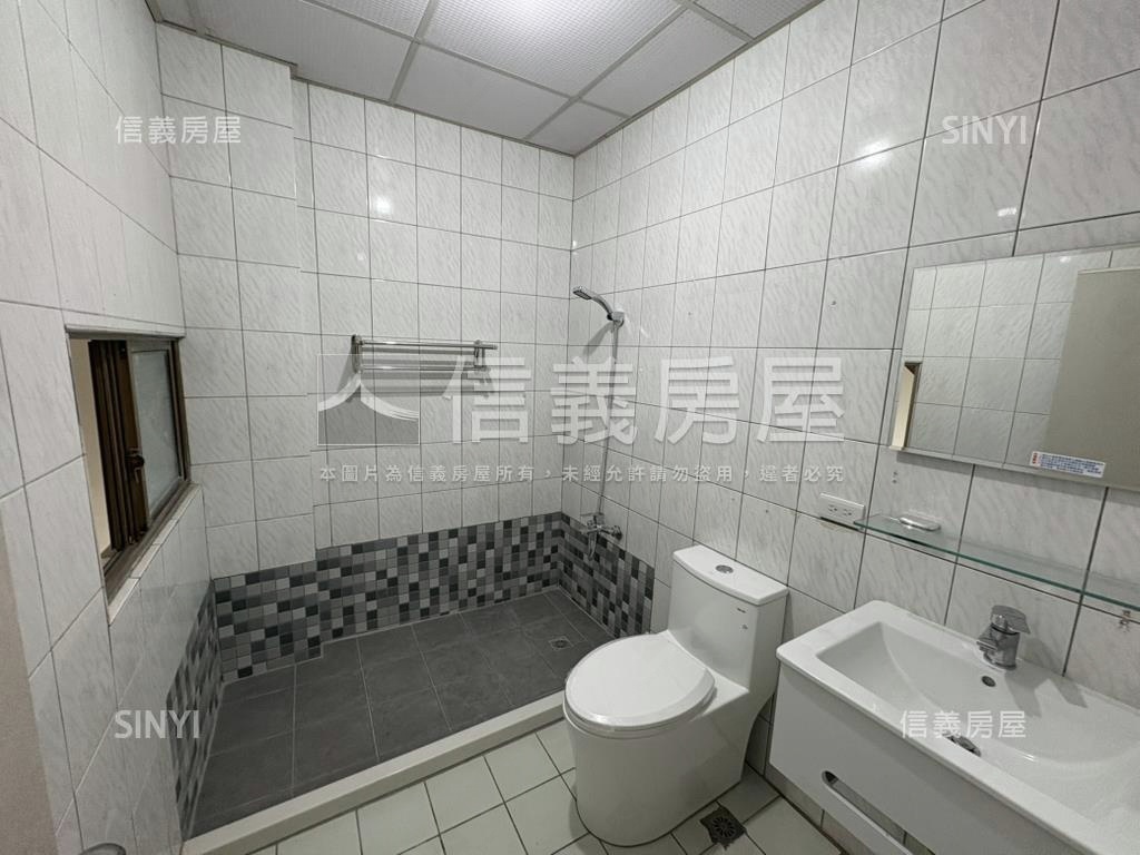 近彰泰國中優質美墅房屋室內格局與周邊環境