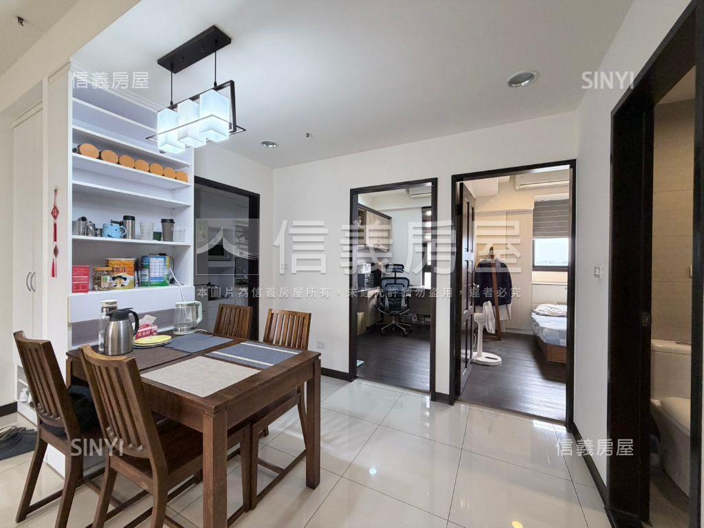 俯瞰●新文華視野３房車位房屋室內格局與周邊環境