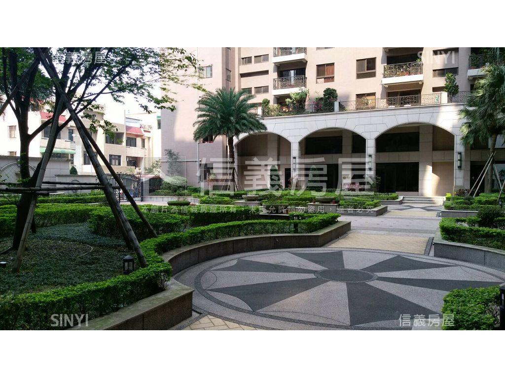 俯瞰●新文華視野３房車位房屋室內格局與周邊環境