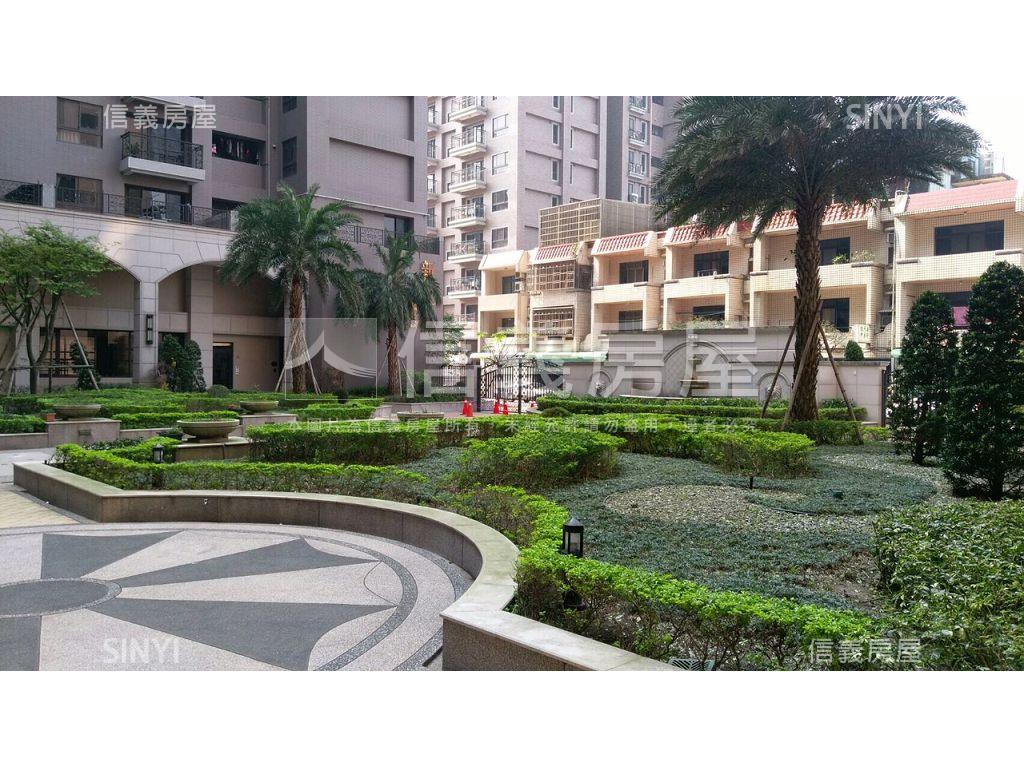 俯瞰●新文華視野３房車位房屋室內格局與周邊環境