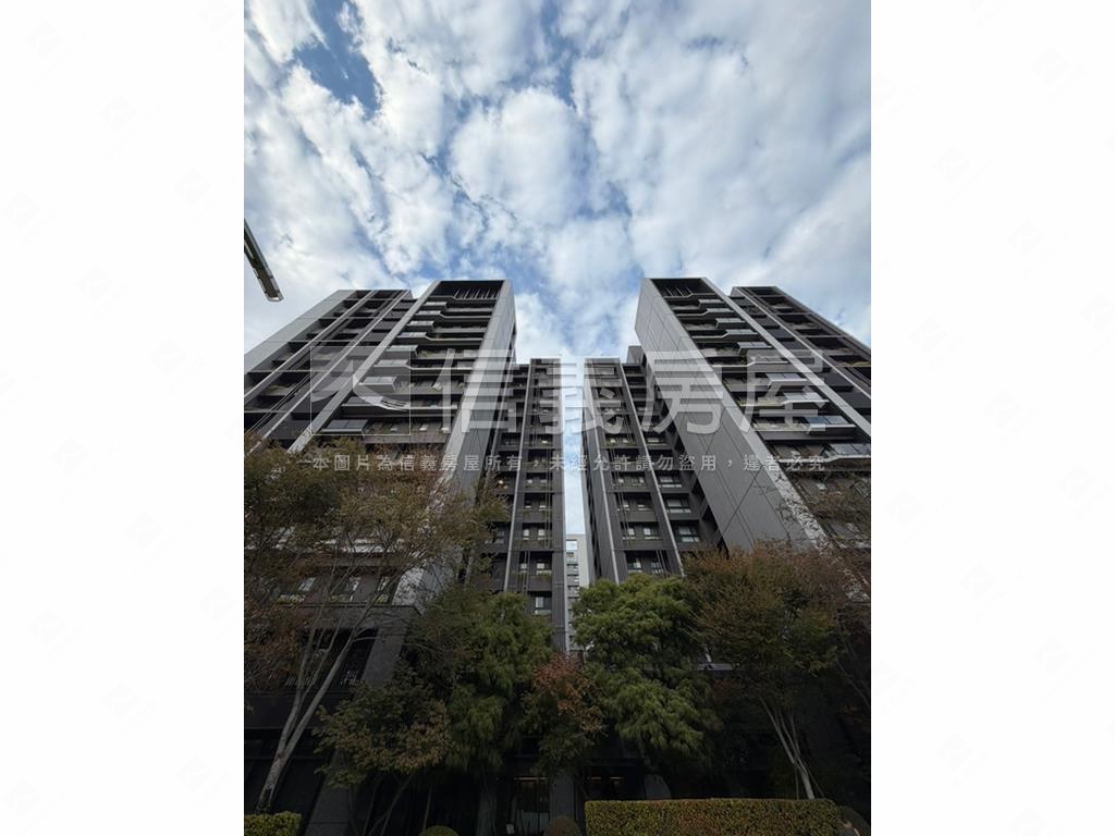 惠宇敦北次頂樓三改二房房屋室內格局與周邊環境