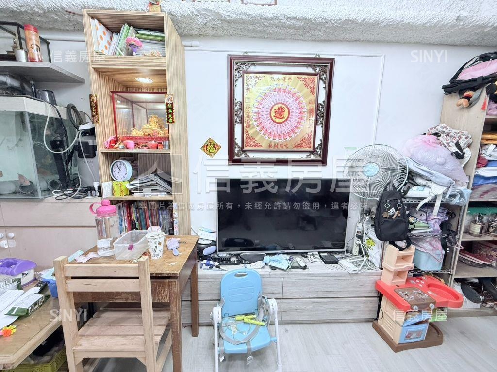近南勢角捷運鋼骨溫馨美宅房屋室內格局與周邊環境