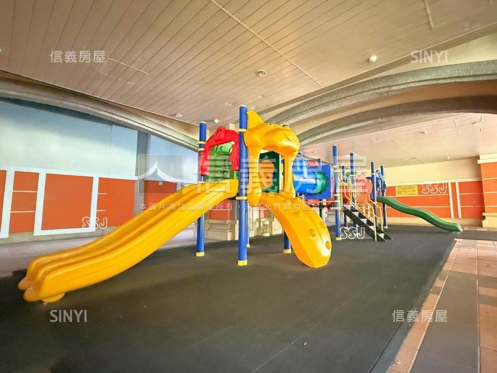 西班牙水花園稀有２房車位房屋室內格局與周邊環境