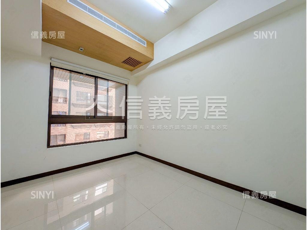 畫世紀古典美學四房車位房屋室內格局與周邊環境