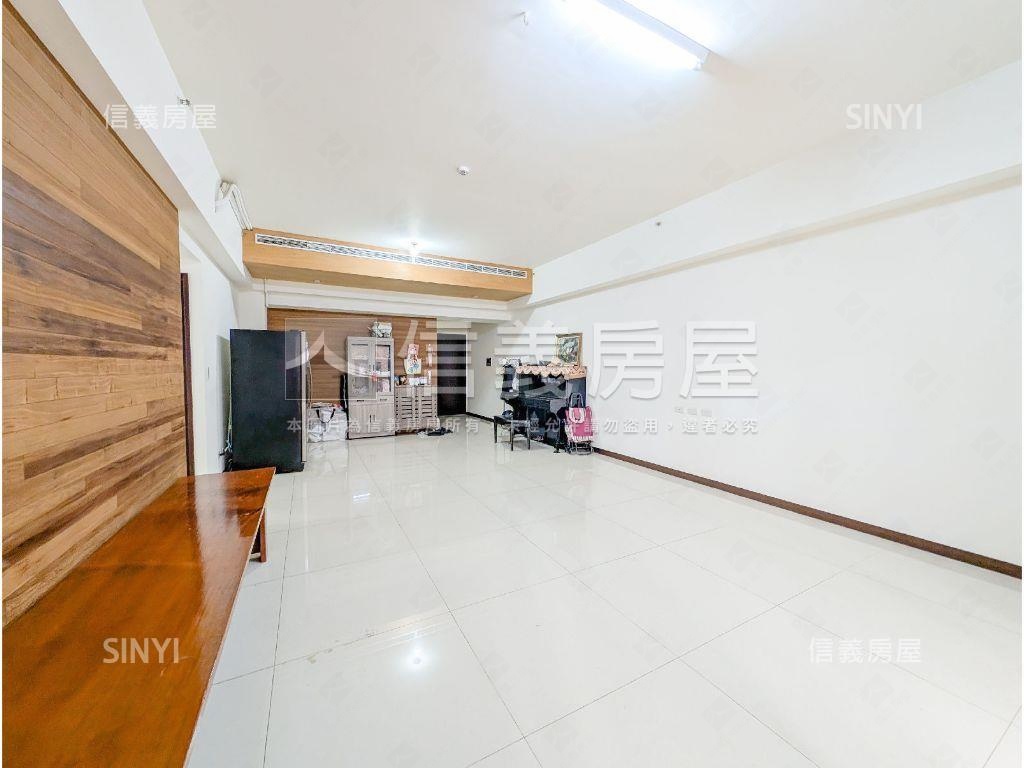 畫世紀古典美學四房車位房屋室內格局與周邊環境