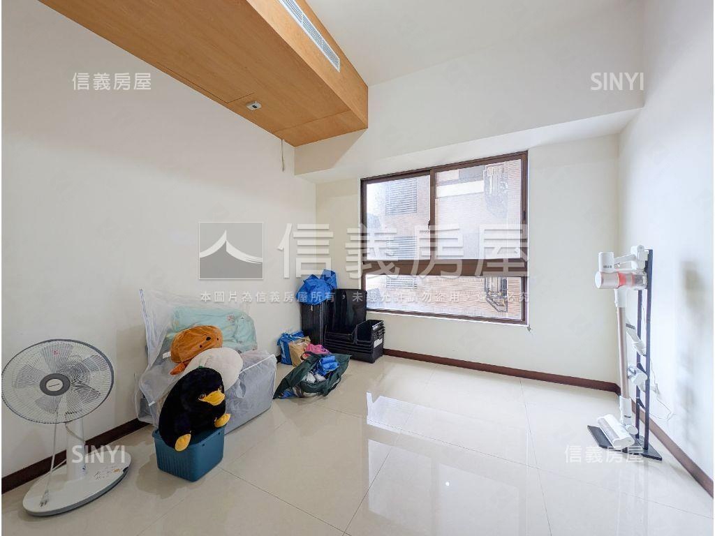 畫世紀古典美學四房車位房屋室內格局與周邊環境