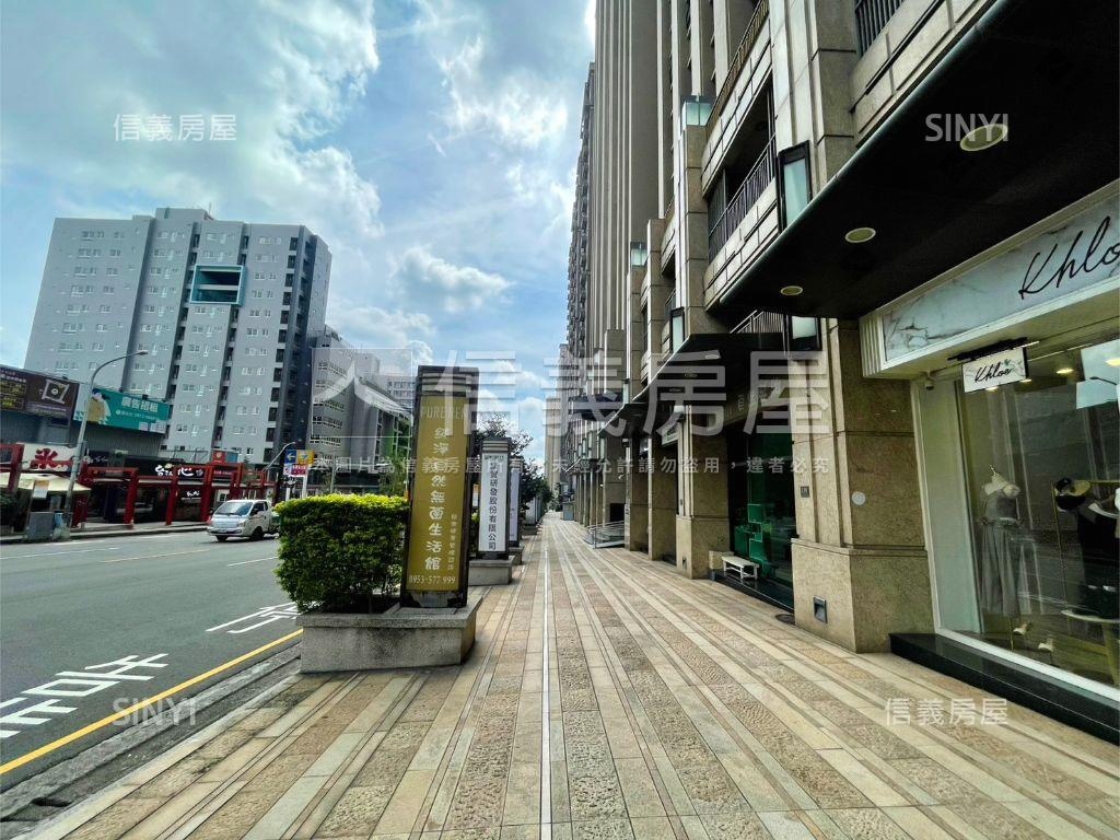 新杜拜國安熱鬧商圈店面房屋室內格局與周邊環境