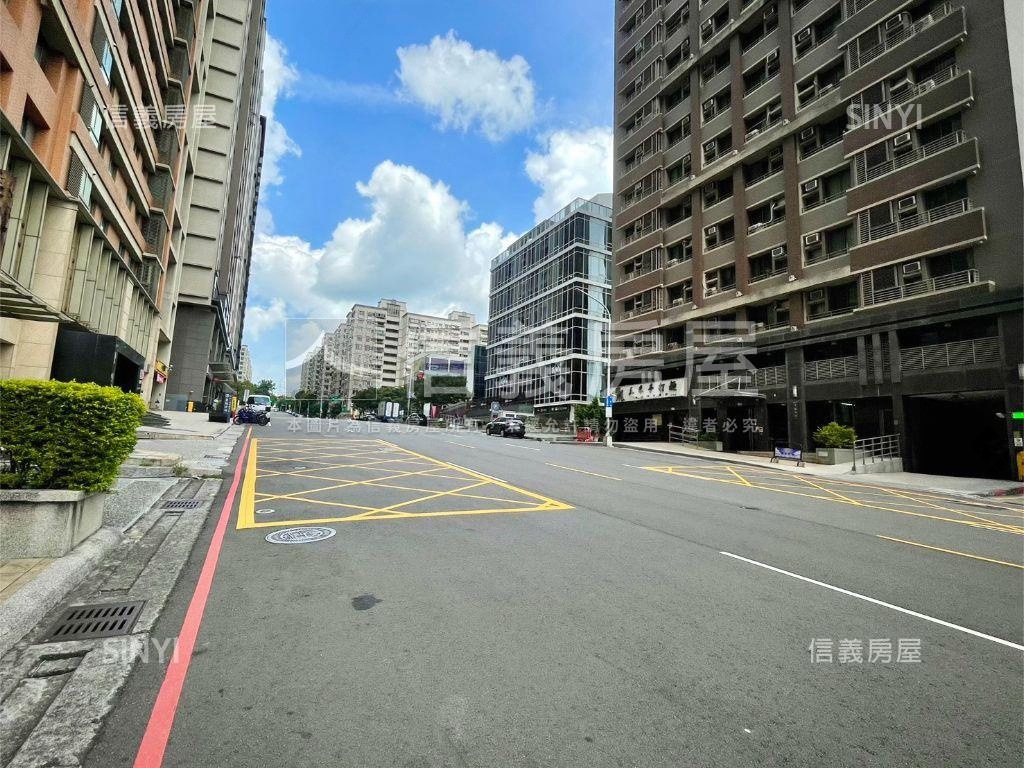 新杜拜國安熱鬧商圈店面房屋室內格局與周邊環境