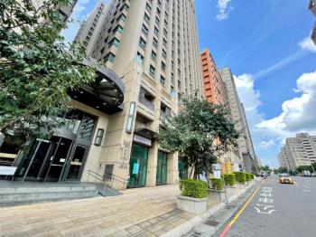 國安一路臨路店面