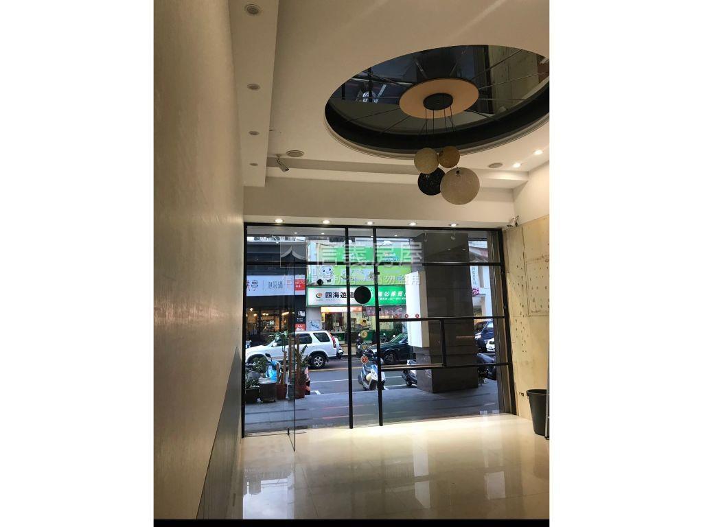 冠宇原創精誠路黃金店面房屋室內格局與周邊環境