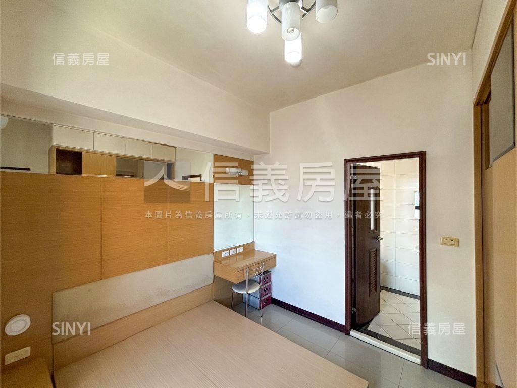 加樂富三房平車房屋室內格局與周邊環境