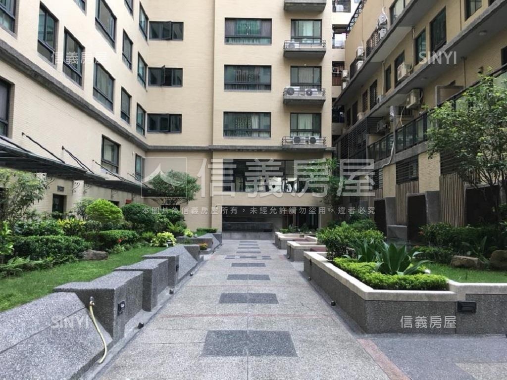 加樂富三房平車房屋室內格局與周邊環境