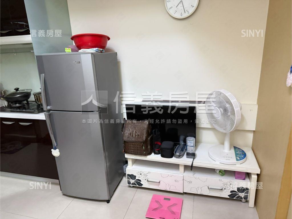 采舍｜含一樓平面車位房屋室內格局與周邊環境