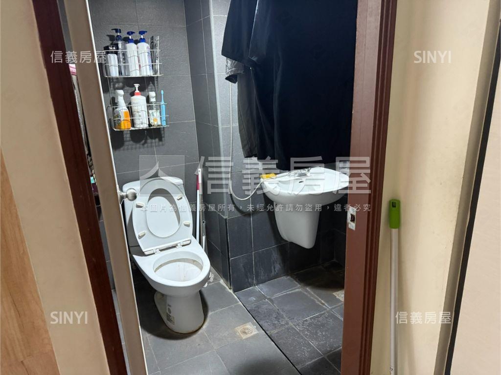 采舍｜含一樓平面車位房屋室內格局與周邊環境