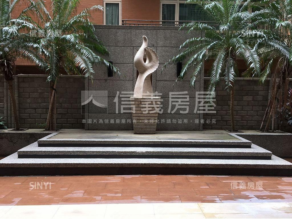 采舍｜含一樓平面車位房屋室內格局與周邊環境