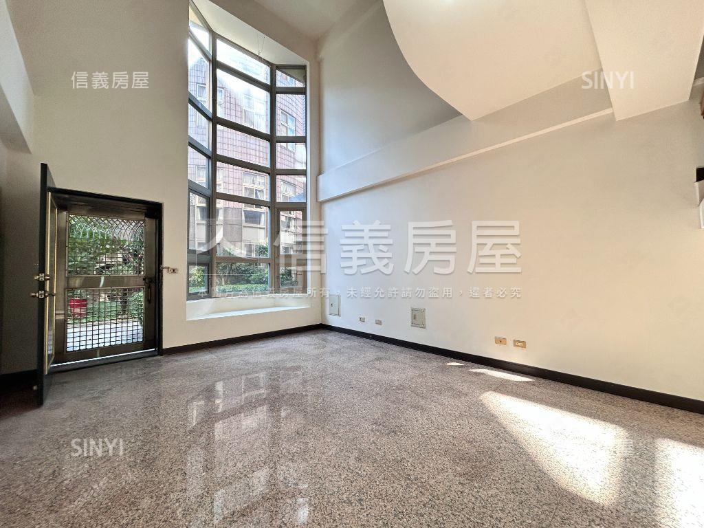 屋主急售八期別墅出價就談房屋室內格局與周邊環境