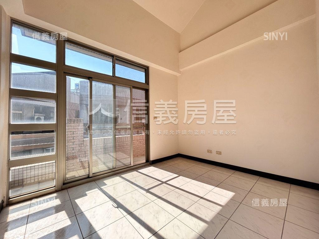屋主急售八期別墅出價就談房屋室內格局與周邊環境