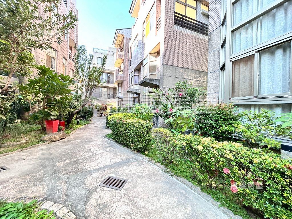 屋主急售八期別墅出價就談房屋室內格局與周邊環境