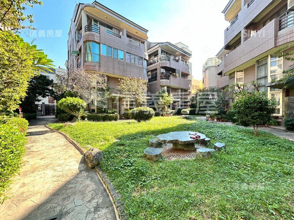 屋主急售八期別墅出價就談房屋室內格局與周邊環境