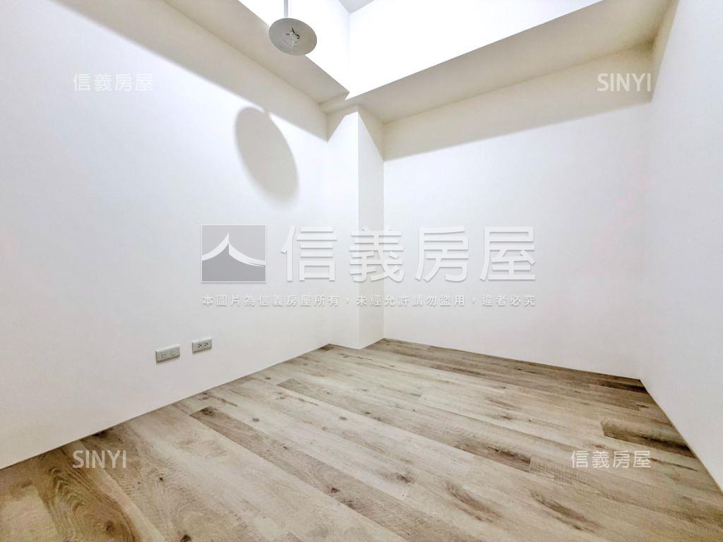 閱讀台灣。三房附車位房屋室內格局與周邊環境
