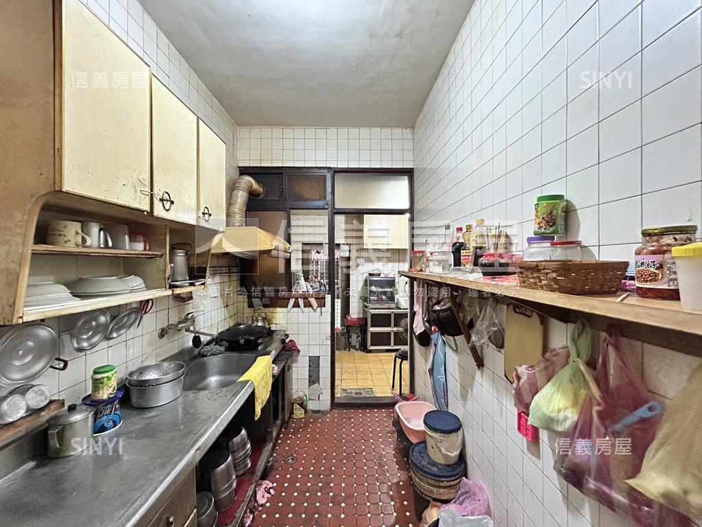 麗山學區＿稀有邊間一樓房屋室內格局與周邊環境