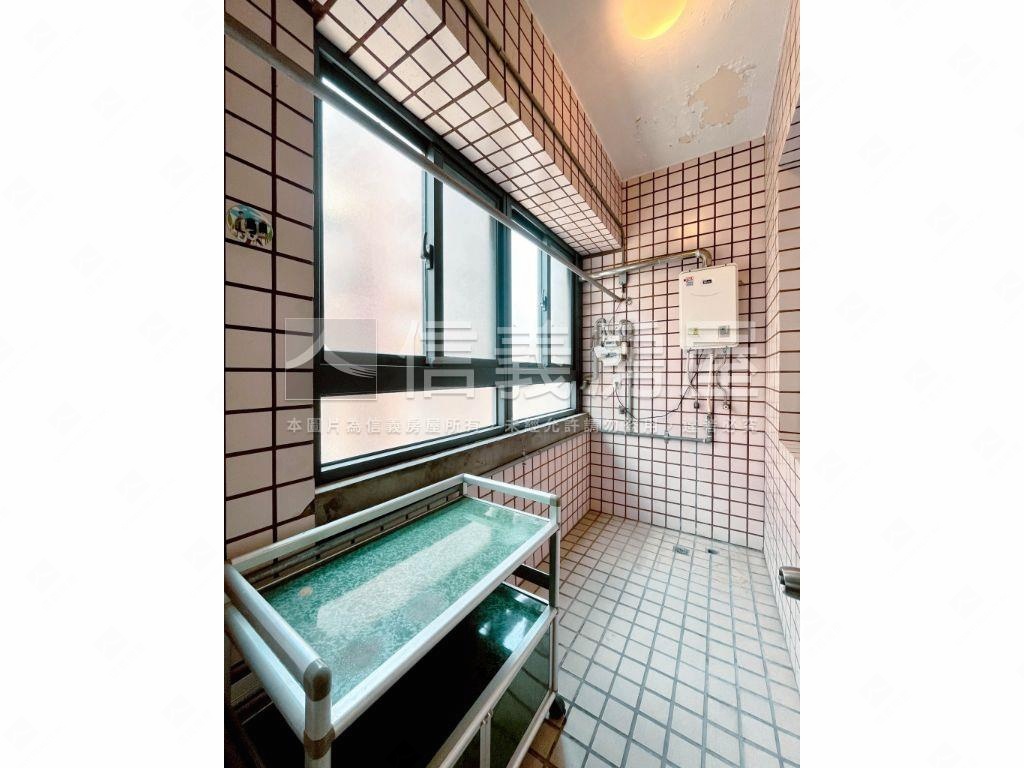 由鉅不二家｜三房雙平車房屋室內格局與周邊環境