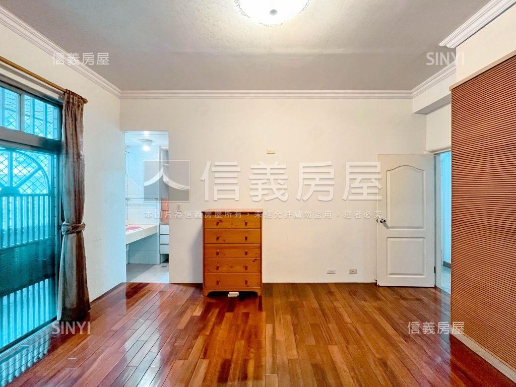 由鉅不二家｜三房雙平車房屋室內格局與周邊環境