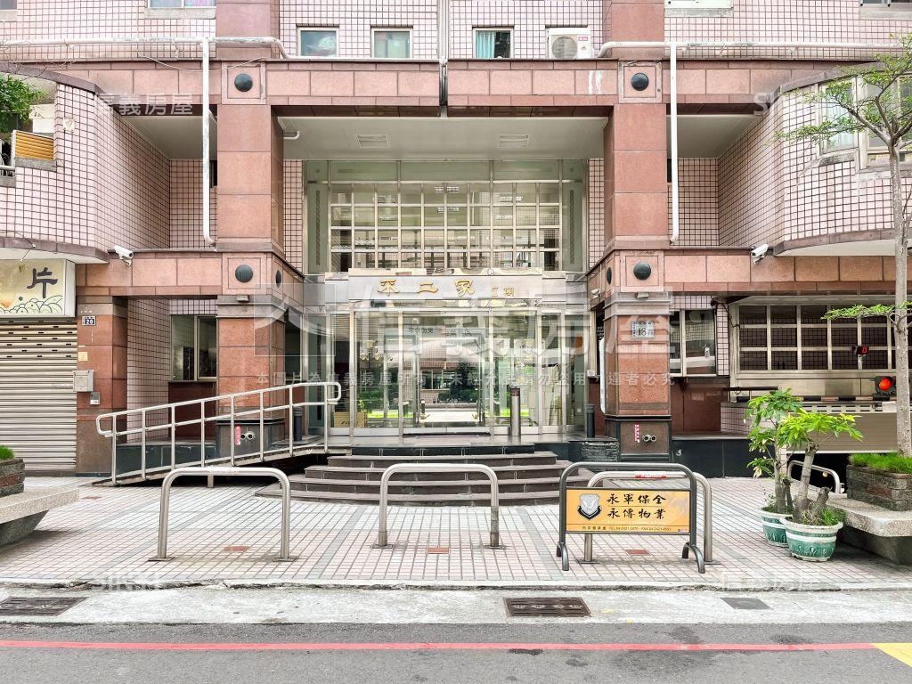 由鉅不二家｜三房雙平車房屋室內格局與周邊環境