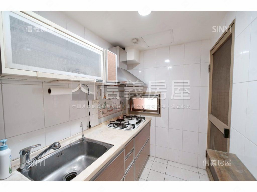 上城朝東三房附平移車位房屋室內格局與周邊環境