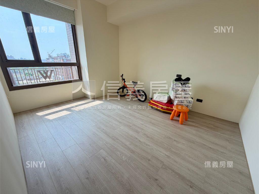 葳格裝潢美。三房平面車位房屋室內格局與周邊環境