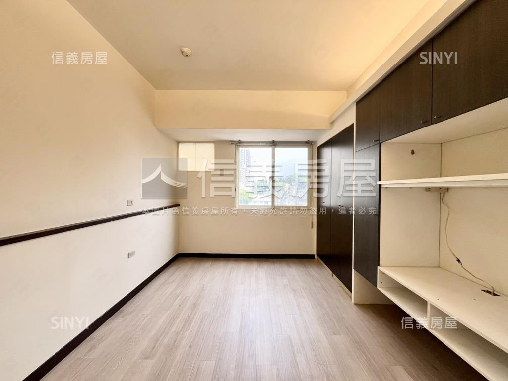 美術館大空間三房平車房屋室內格局與周邊環境