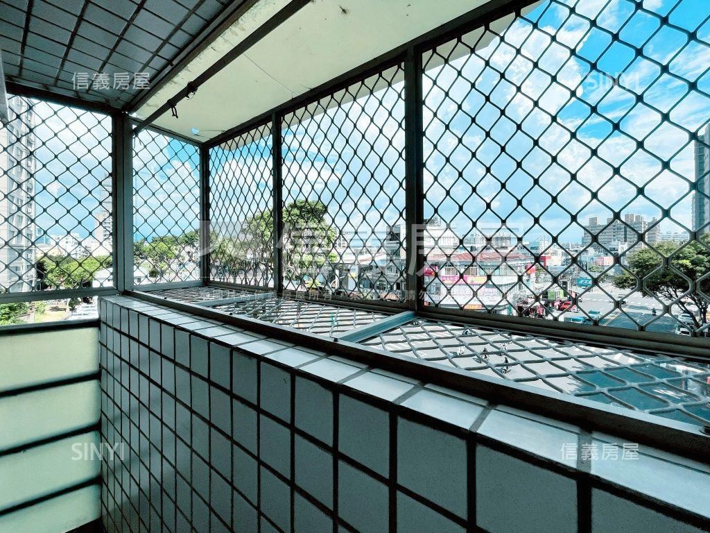 美術館大空間三房平車房屋室內格局與周邊環境