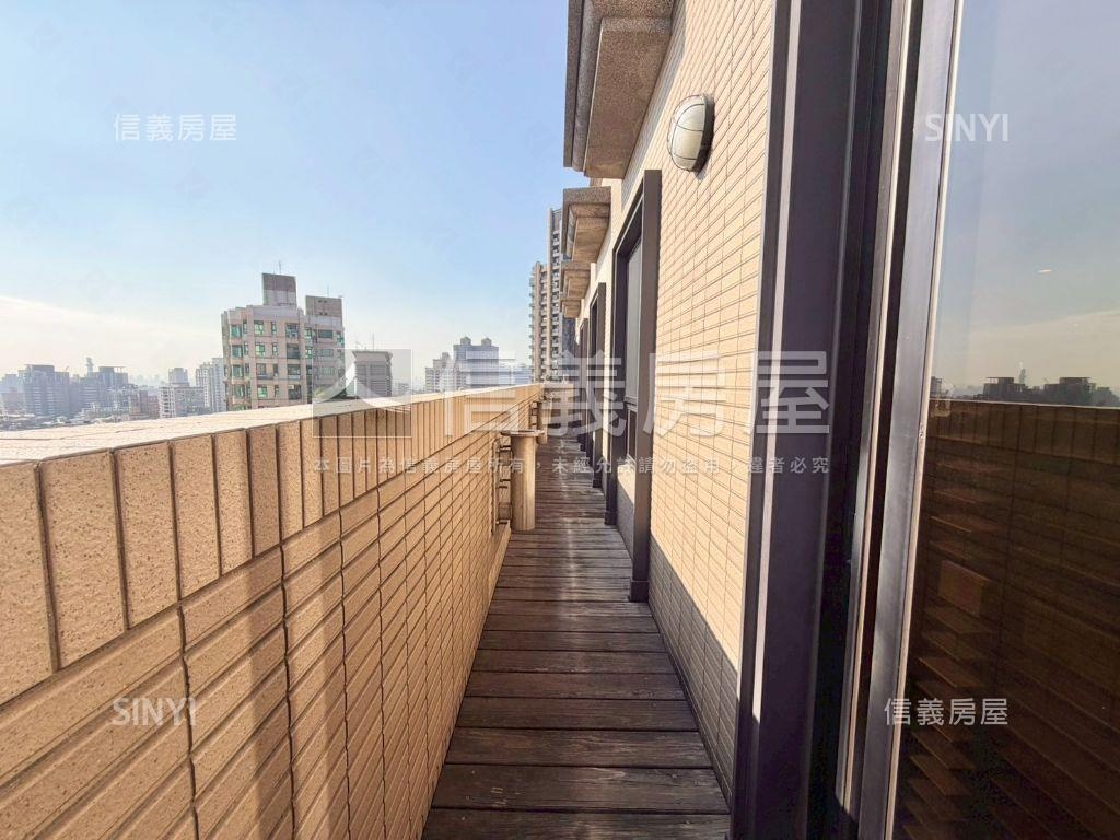 昇陽明三房車位露臺戶房屋室內格局與周邊環境