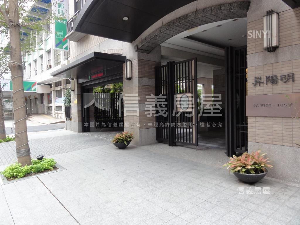 昇陽明三房車位露臺戶房屋室內格局與周邊環境