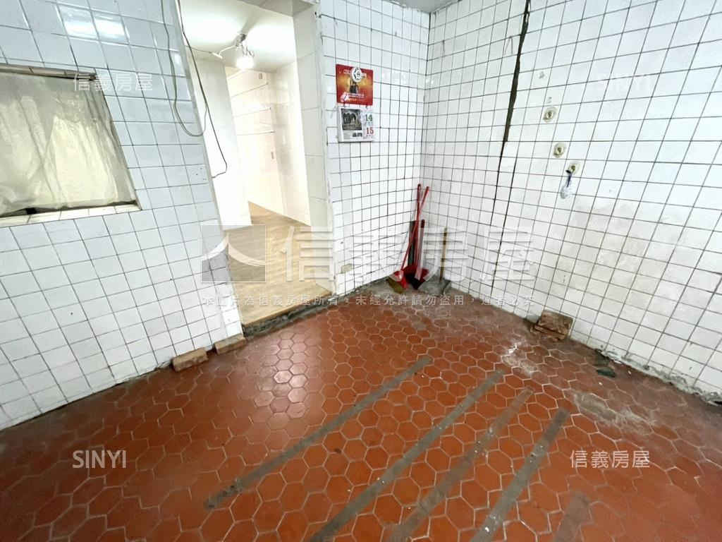 景安捷運稀有透天房屋室內格局與周邊環境