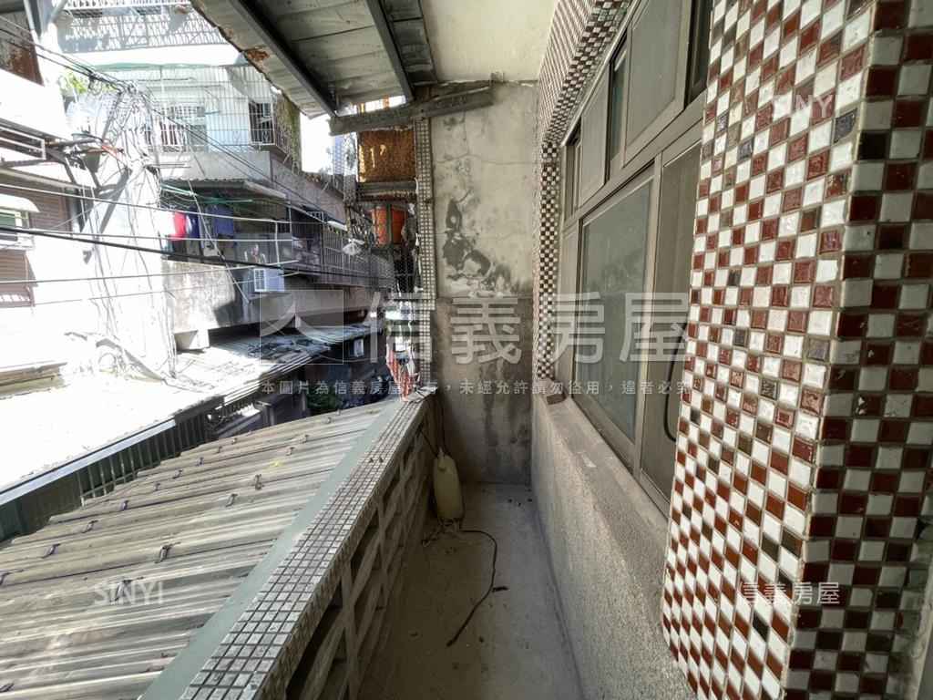 景安捷運稀有透天房屋室內格局與周邊環境
