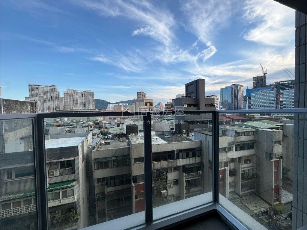 國泰南向晴居．悠境藏光房屋室內格局與周邊環境