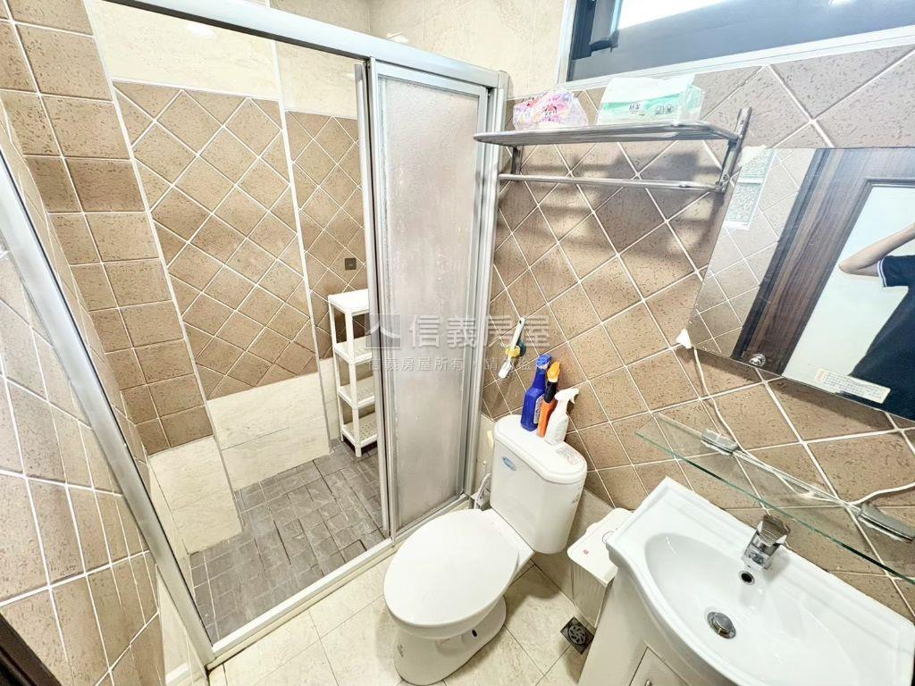 近中國醫投報佳透套房屋室內格局與周邊環境