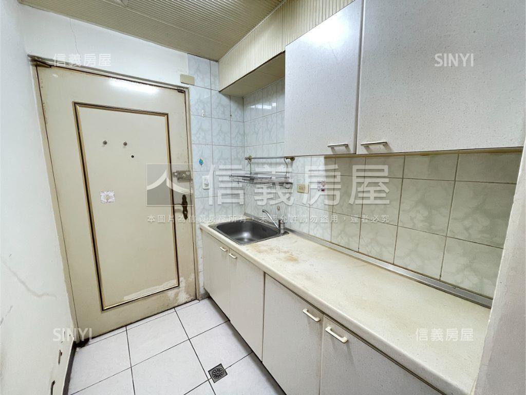 電通市二改一帶車位房屋室內格局與周邊環境