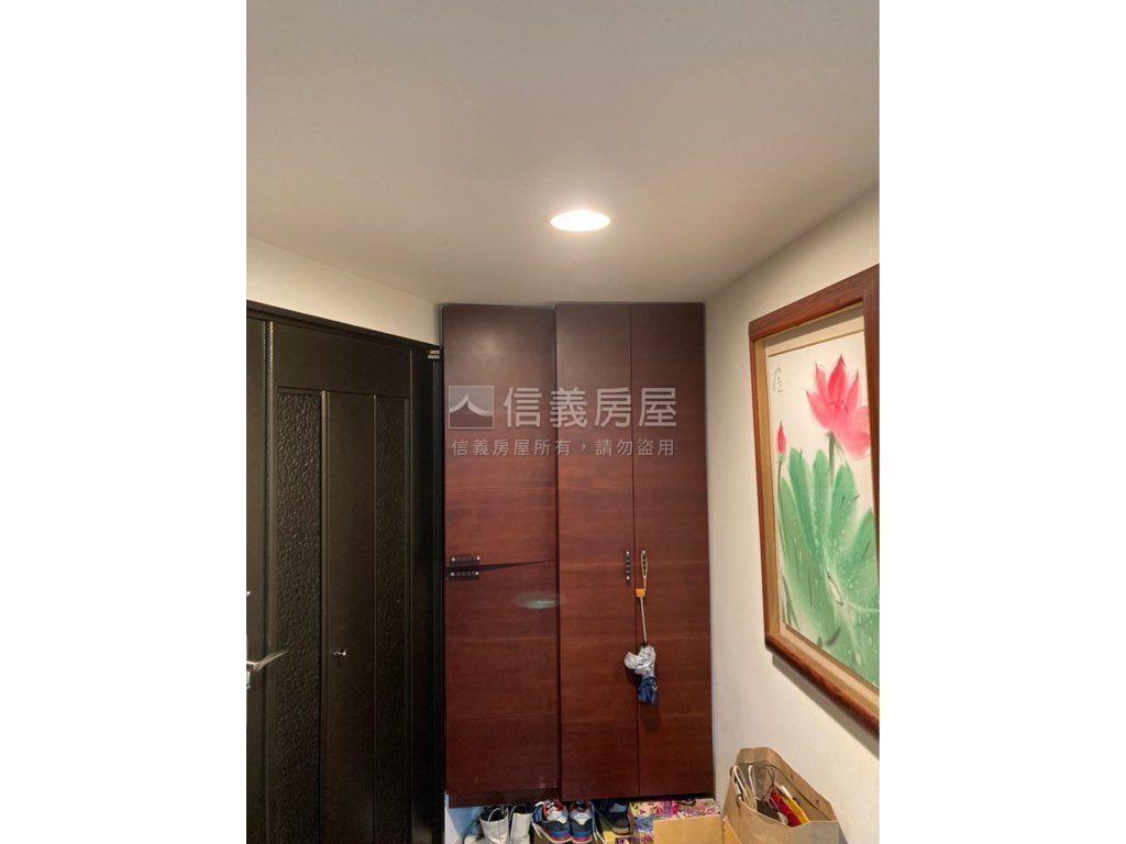 國泰名人後棟三房房屋室內格局與周邊環境