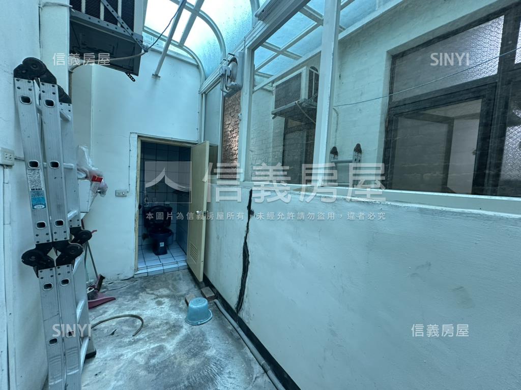 大樓價買安康透天房屋室內格局與周邊環境