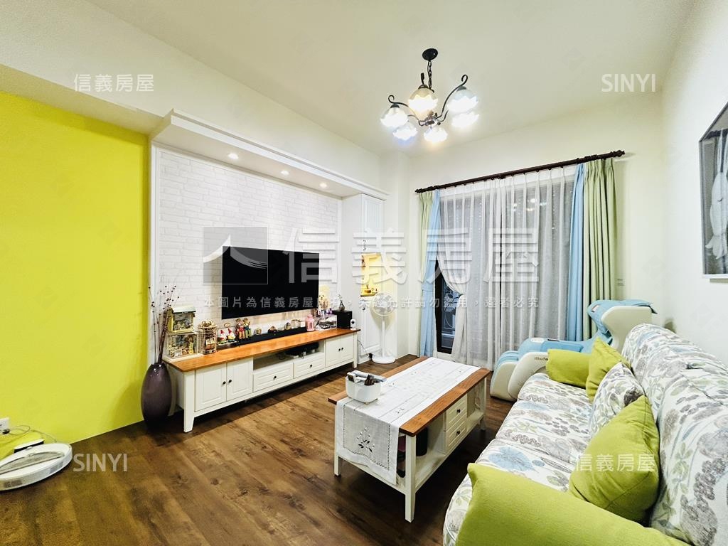 專任品悅豪邸。臻藏兩房房屋室內格局與周邊環境