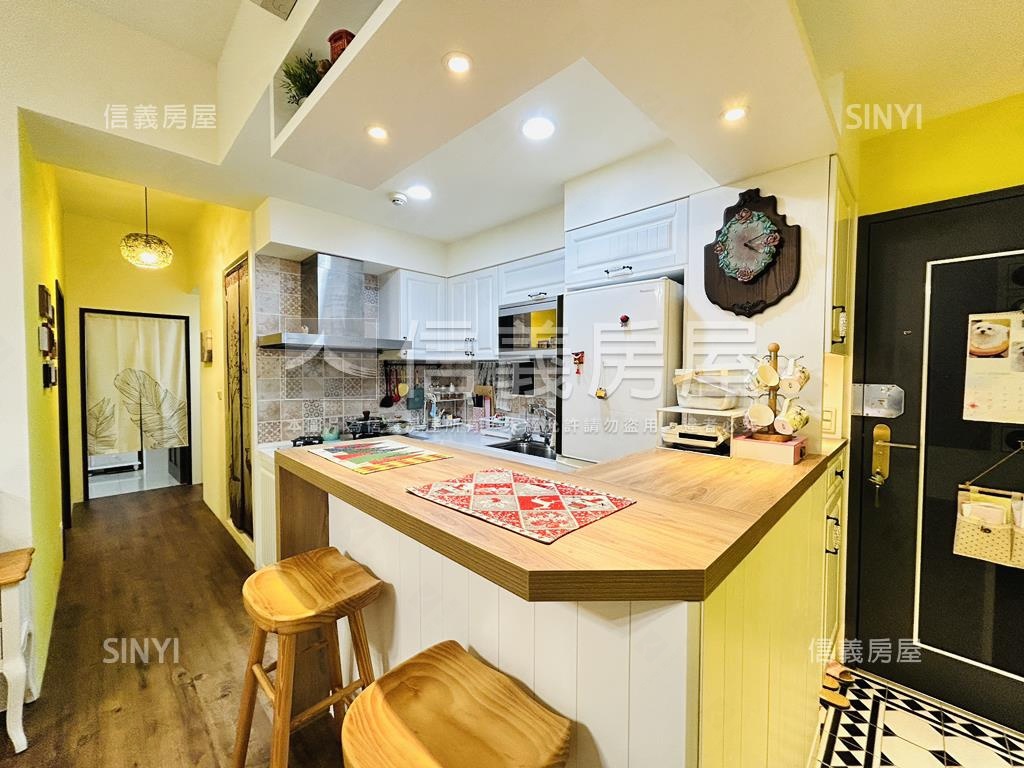 專任品悅豪邸。臻藏兩房房屋室內格局與周邊環境